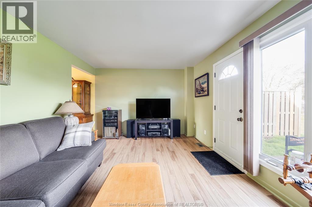 2693 Meadowbrook Lane, Windsor, Ontario  N8T 2Y3 - Photo 5 - 26009340