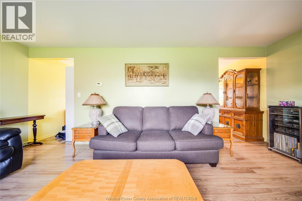 2693 Meadowbrook Lane, Windsor, Ontario  N8T 2Y3 - Photo 9 - 26009340