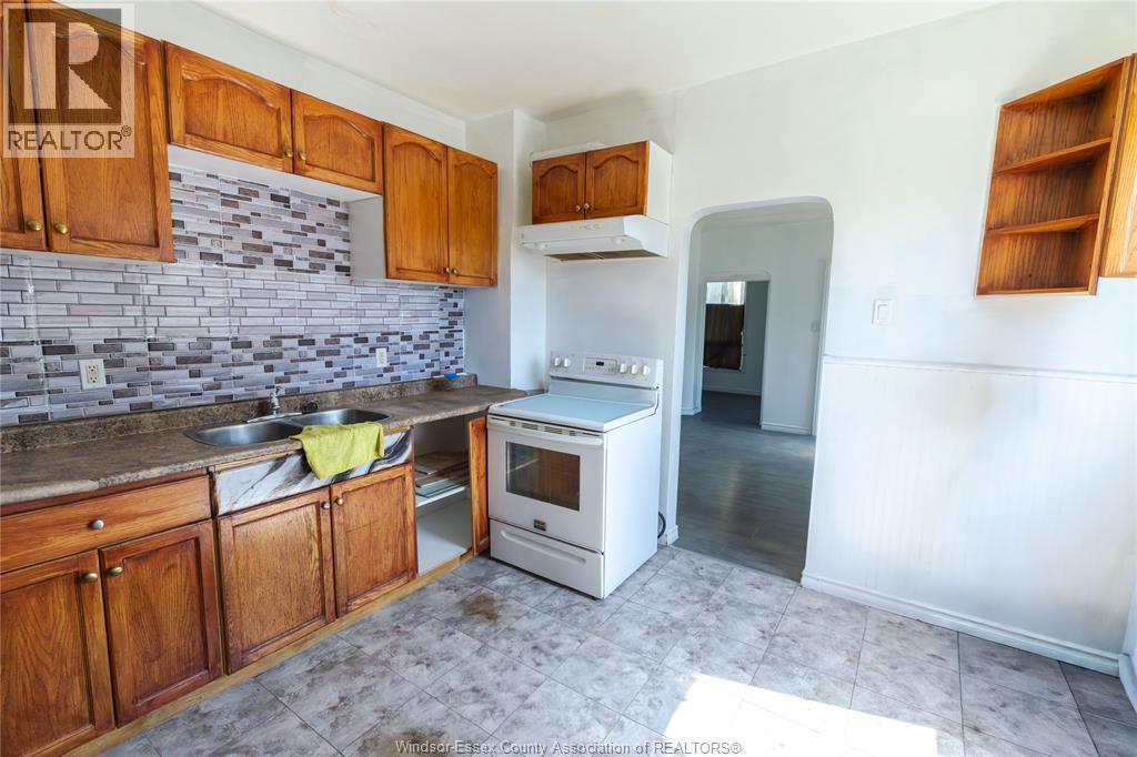 1104 Cataraqui, Windsor, Ontario  N9A 3R1 - Photo 4 - 26009560