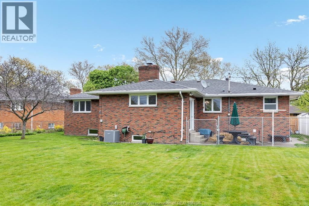 1565 Roxborough, Windsor, Ontario  N9B 3H2 - Photo 29 - 26009709