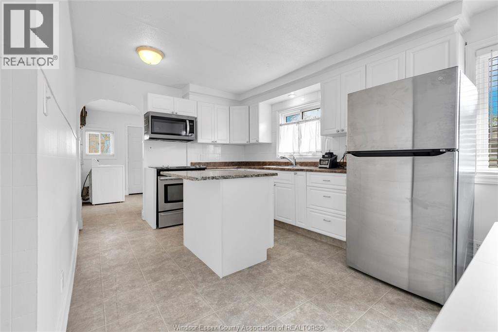 9572 Tecumseh Road, Windsor, Ontario  N8R 1A2 - Photo 12 - 26009737