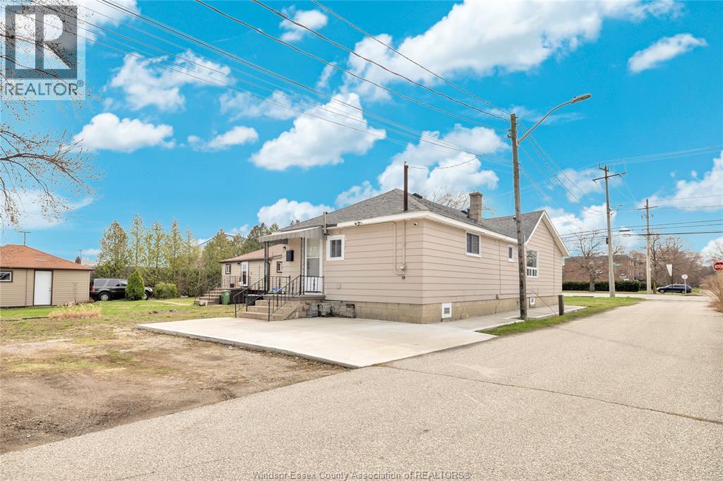 9572 Tecumseh Road, Windsor, Ontario  N8R 1A2 - Photo 7 - 26009737