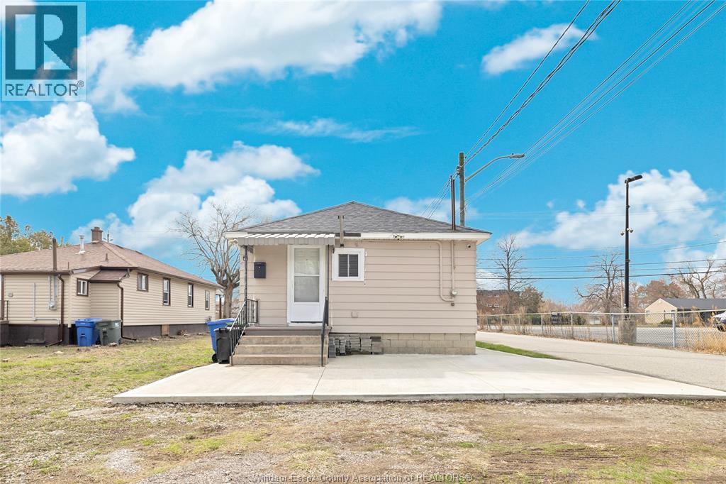9572 Tecumseh Road, Windsor, Ontario  N8R 1A2 - Photo 8 - 26009737