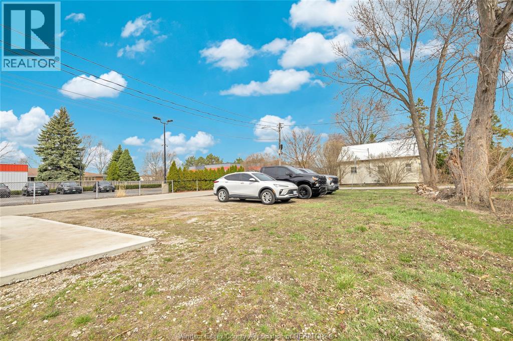 9572 Tecumseh Road, Windsor, Ontario  N8R 1A2 - Photo 10 - 26009736