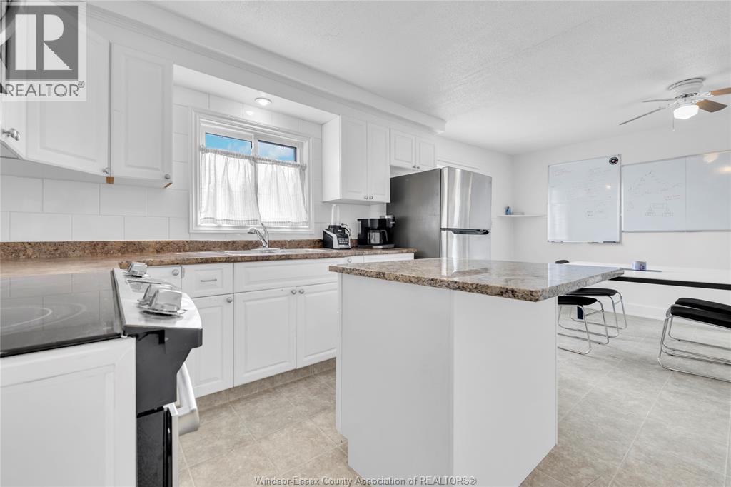 9572 Tecumseh Road, Windsor, Ontario  N8R 1A2 - Photo 13 - 26009736