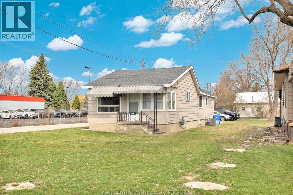 9572 Tecumseh Road, Windsor, Ontario  N8R 1A2 - Photo 4 - 26009736