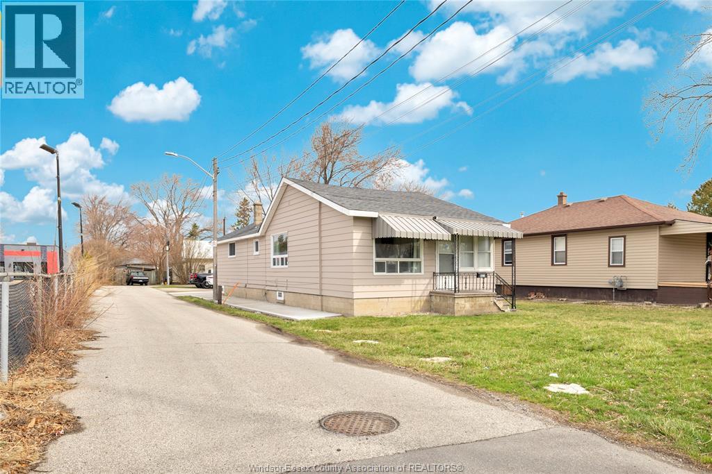 9572 Tecumseh Road, Windsor, Ontario  N8R 1A2 - Photo 6 - 26009736