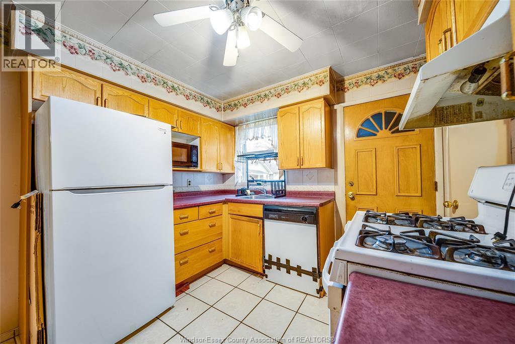 879 Felix, Windsor, Ontario  N9C 3L1 - Photo 17 - 26009761