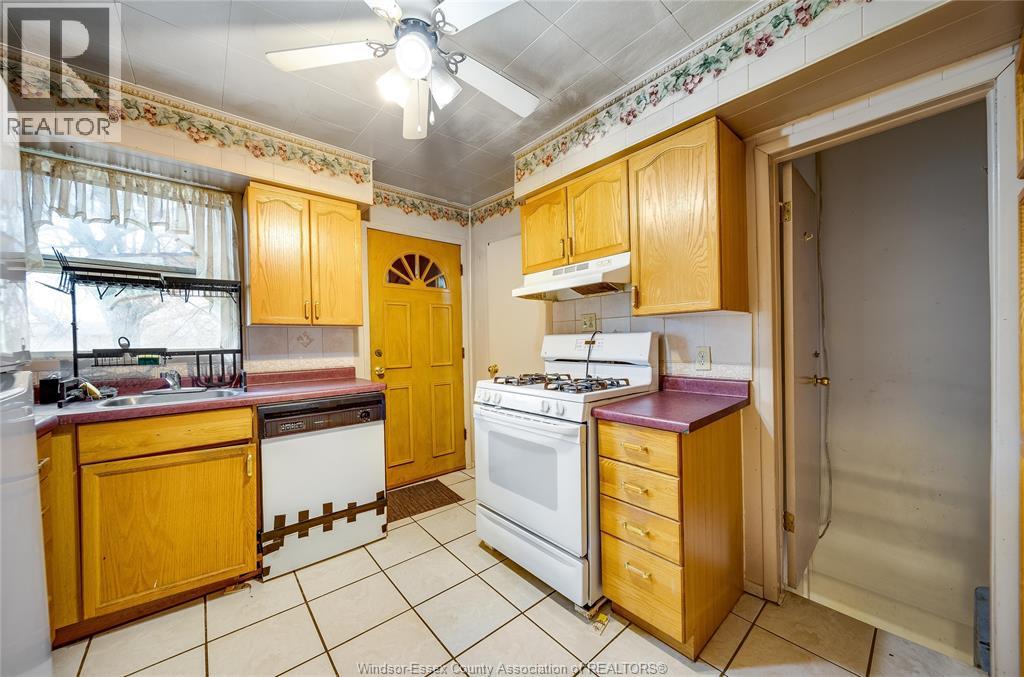 879 Felix, Windsor, Ontario  N9C 3L1 - Photo 18 - 26009761