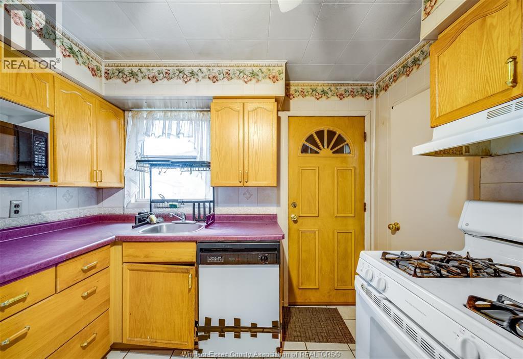 879 Felix, Windsor, Ontario  N9C 3L1 - Photo 20 - 26009761