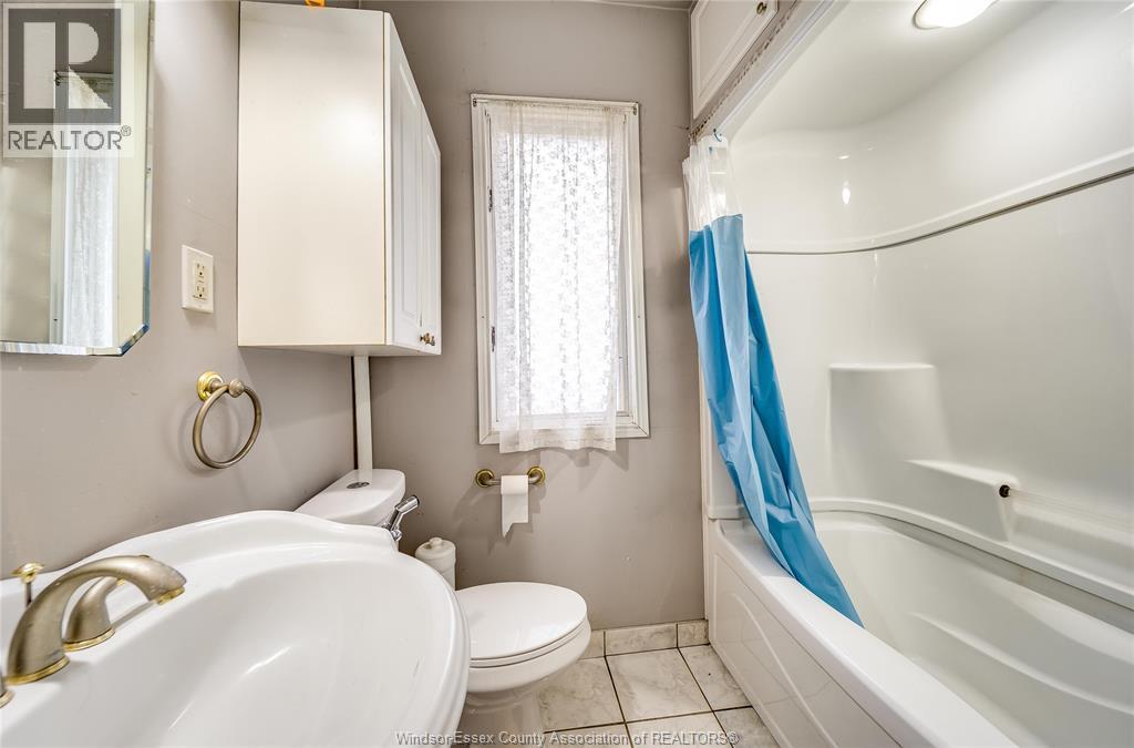 879 Felix, Windsor, Ontario  N9C 3L1 - Photo 29 - 26009761