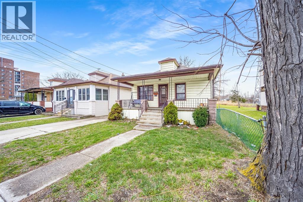 879 Felix, Windsor, Ontario  N9C 3L1 - Photo 43 - 26009761