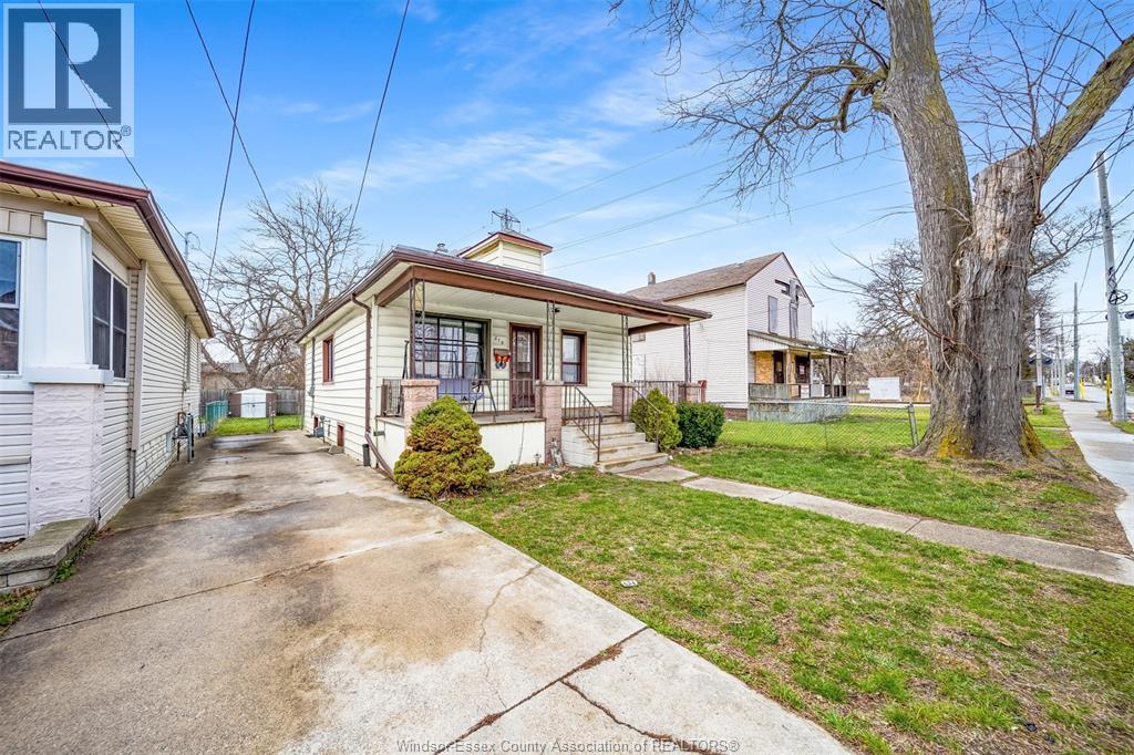 879 Felix, Windsor, Ontario  N9C 3L1 - Photo 44 - 26009761