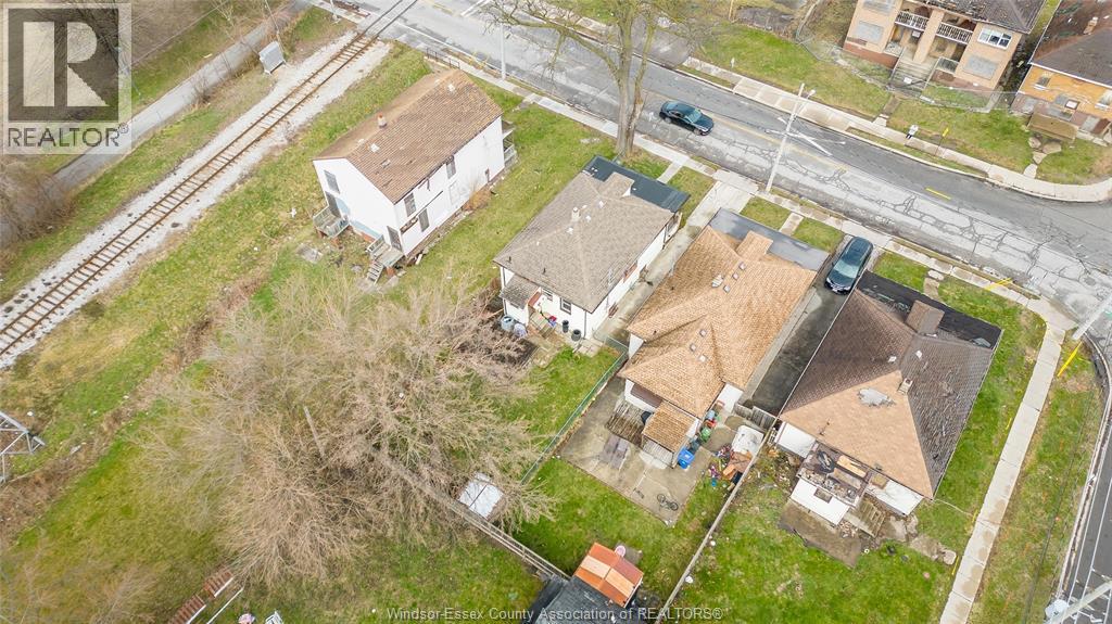 879 Felix, Windsor, Ontario  N9C 3L1 - Photo 5 - 26009761