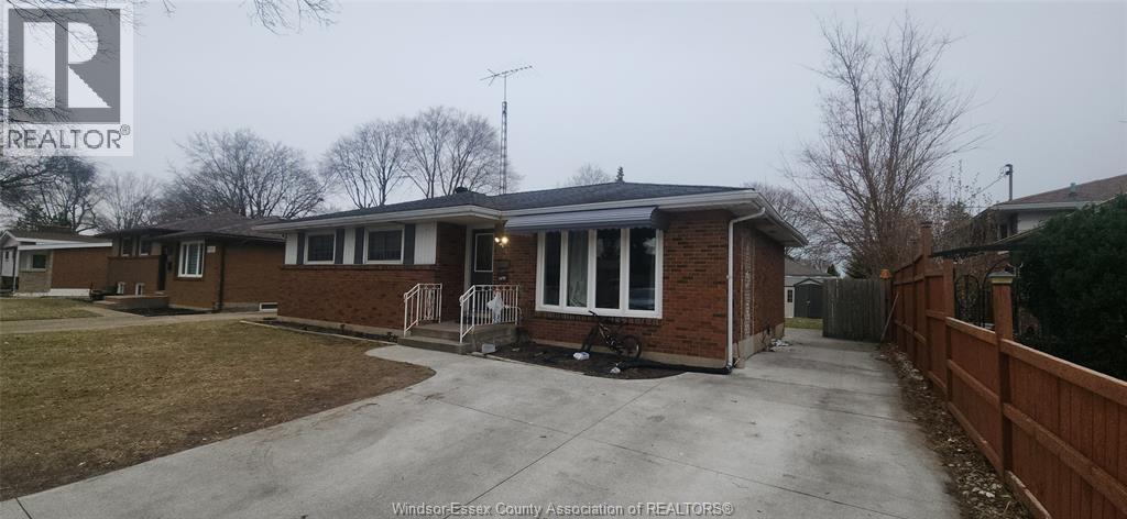 3970 Lennon Court, Windsor, Ontario  N9G 2E5 - Photo 2 - 26009801