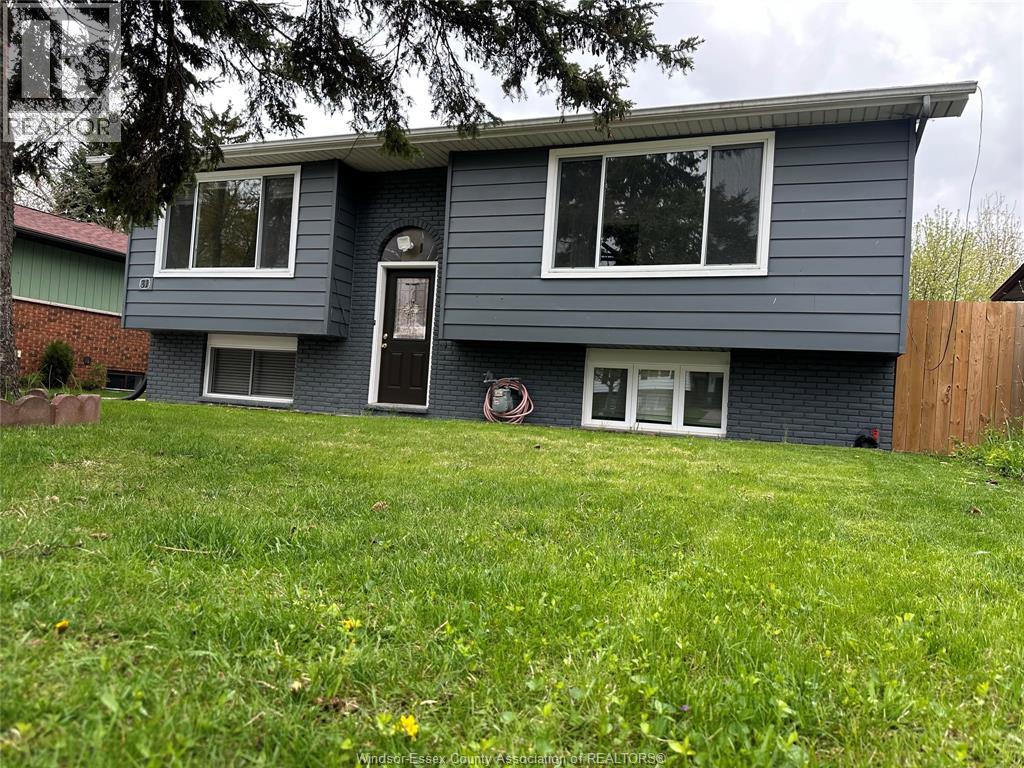 31 Plumbrook, Leamington, Ontario  N8H 4K7 - Photo 2 - 26009760