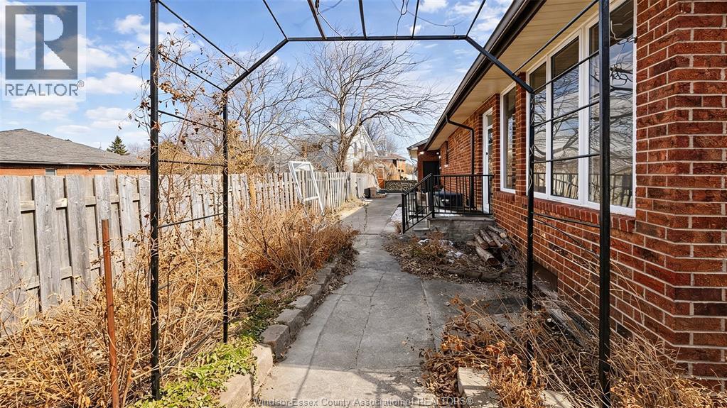 4585 Howard Avenue, Windsor, Ontario  N9G 1P6 - Photo 35 - 26009922