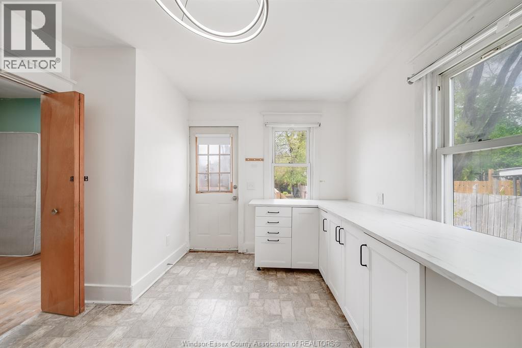 3574 Bloomfield Rd., Windsor, Ontario  N9C 1R7 - Photo 10 - 26009581