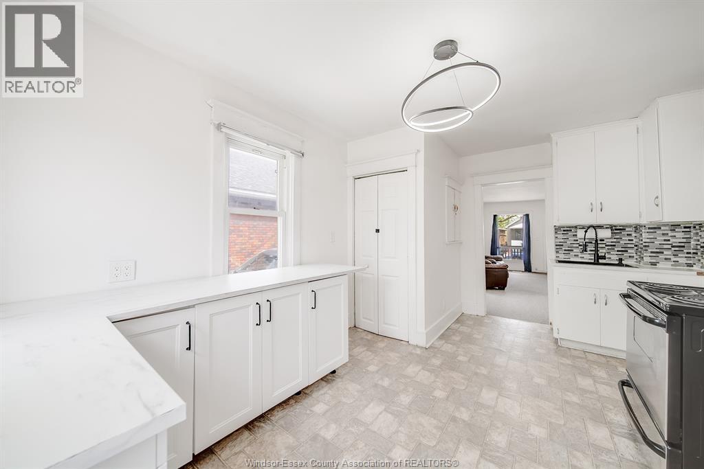 3574 Bloomfield Rd., Windsor, Ontario  N9C 1R7 - Photo 11 - 26009581