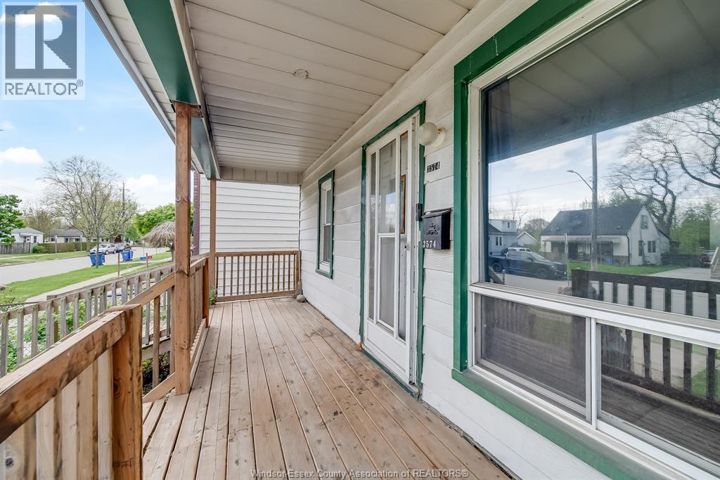 3574 Bloomfield Rd., Windsor, Ontario  N9C 1R7 - Photo 2 - 26009581