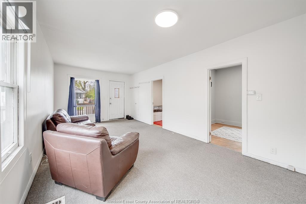 3574 Bloomfield Rd., Windsor, Ontario  N9C 1R7 - Photo 8 - 26009581