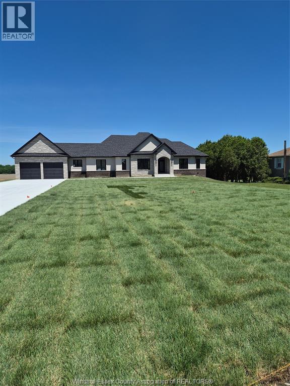 418 County Rd 34, Kingsville, Ontario  N8H 3V6 - Photo 1 - 26009960
