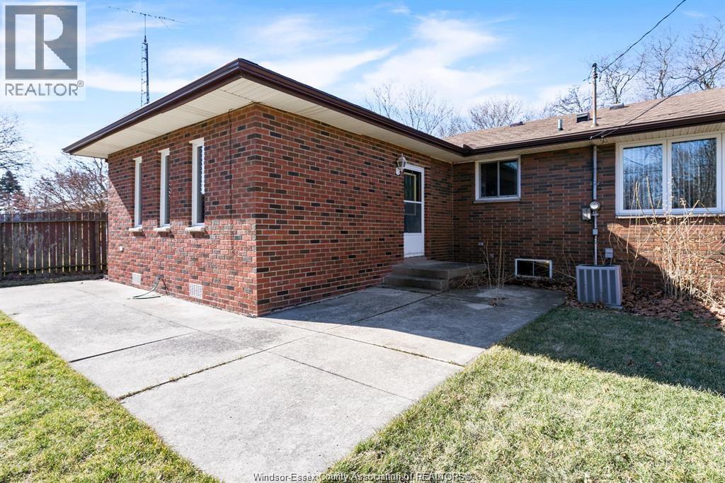 1550 Roxborough Boulevard Unit# Lower, Windsor, Ontario  N9B 3H3 - Photo 12 - 26010007