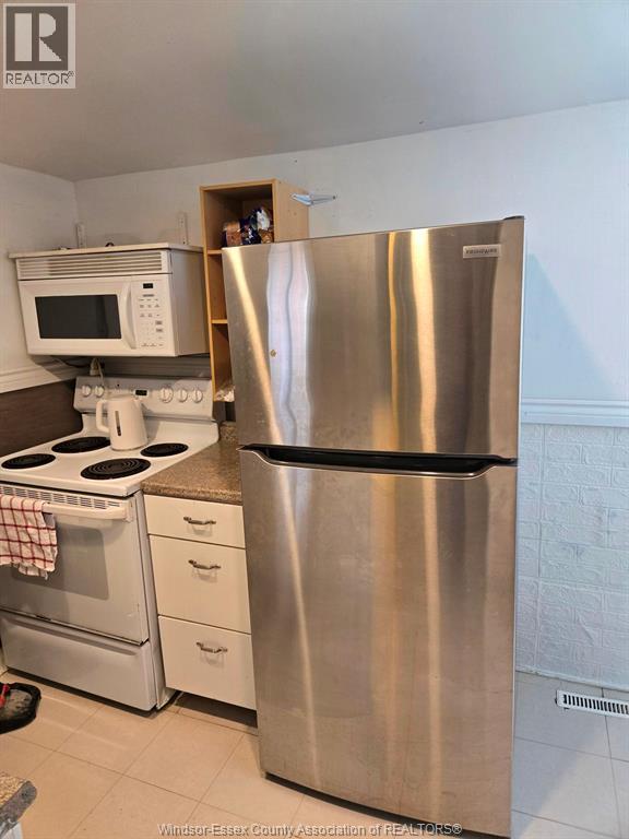 3595 Queen, Windsor, Ontario  N9C 1N8 - Photo 13 - 26010030