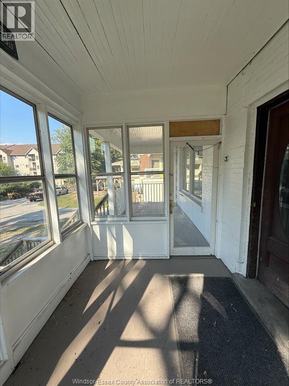 3026 Sandwich Street, Windsor, Ontario  N9C 1A3 - Photo 3 - 26010086