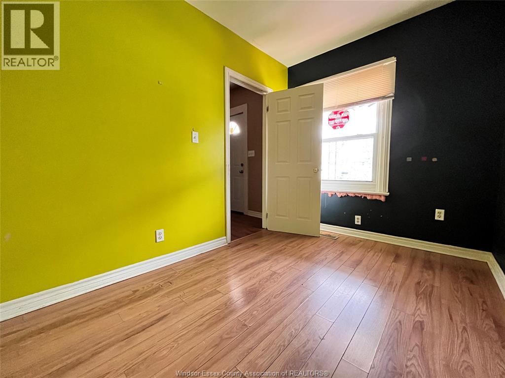383 Bridge, Windsor, Ontario  N9B 2M3 - Photo 4 - 26010105