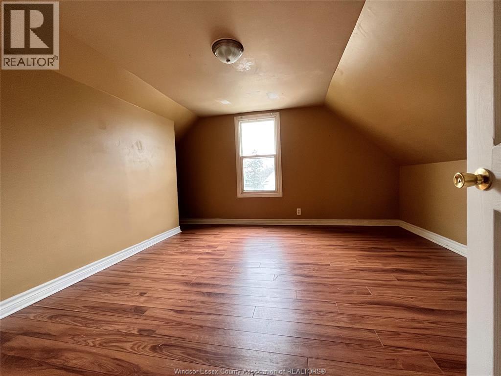 383 Bridge, Windsor, Ontario  N9B 2M3 - Photo 8 - 26010105