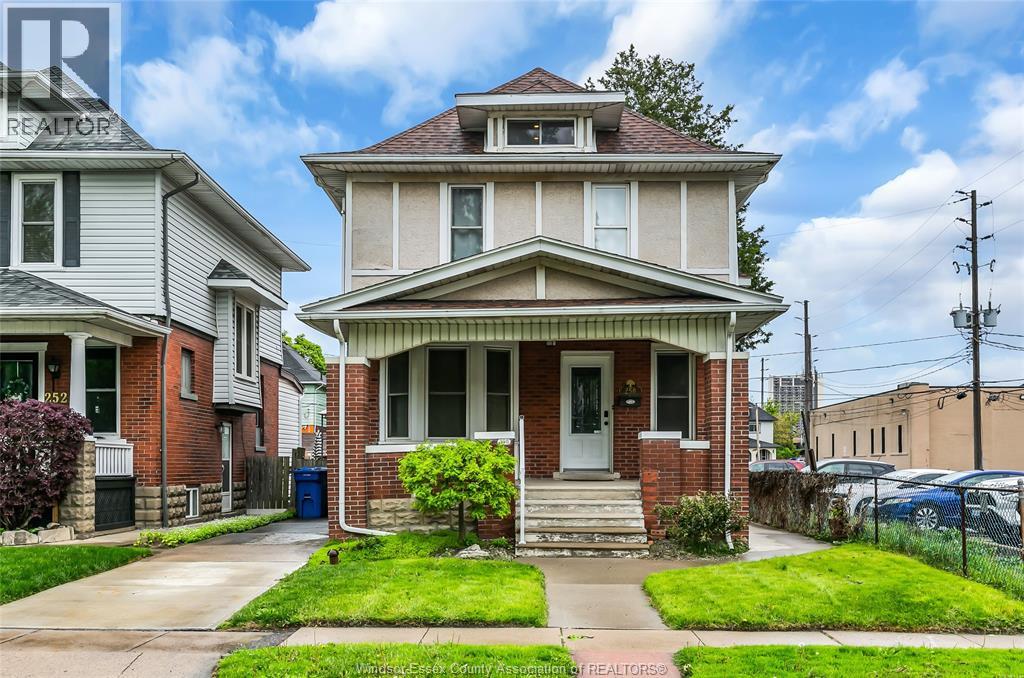 258 Elm Avenue, Windsor, Ontario  N9A 5G8 - Photo 1 - 26010196