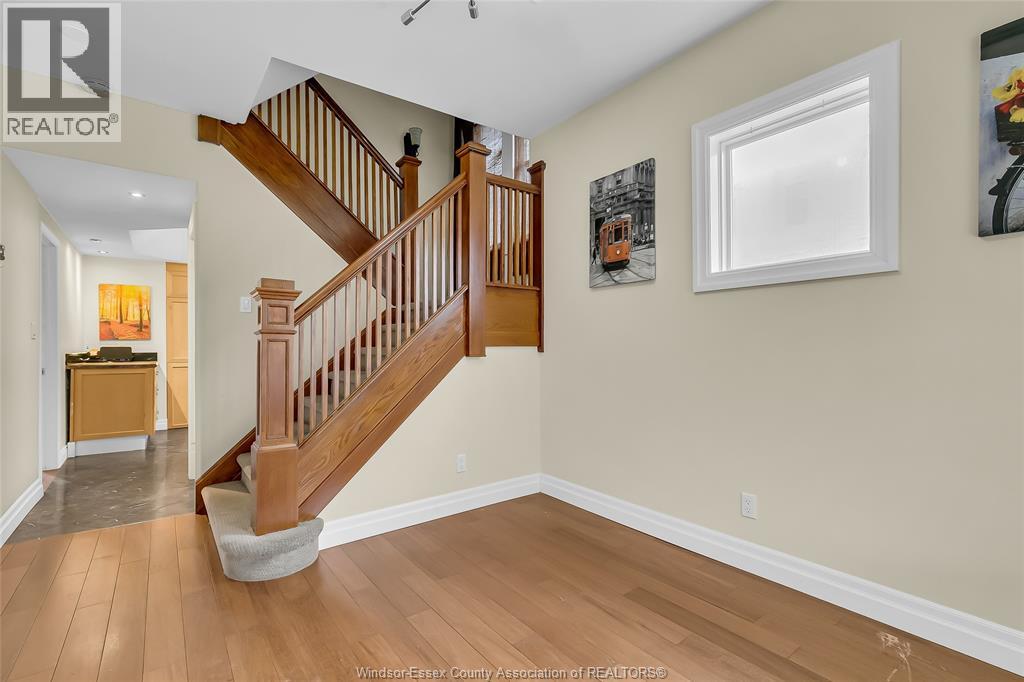 258 Elm Avenue, Windsor, Ontario  N9A 5G8 - Photo 5 - 26010196