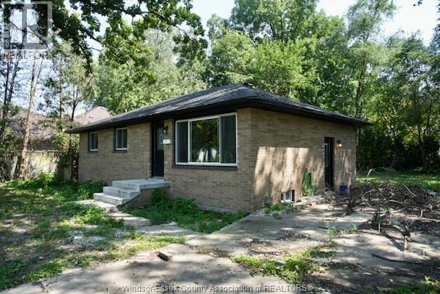 955 ROSELAND, Windsor, Ontario