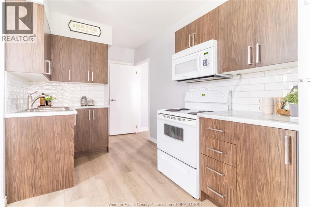 1015 Oak, Windsor, Ontario  N9A 5G5 - Photo 6 - 26010275