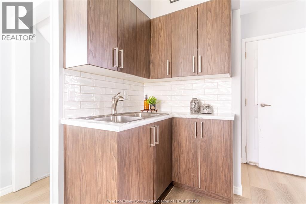 1015 Oak, Windsor, Ontario  N9A 5G5 - Photo 7 - 26010275