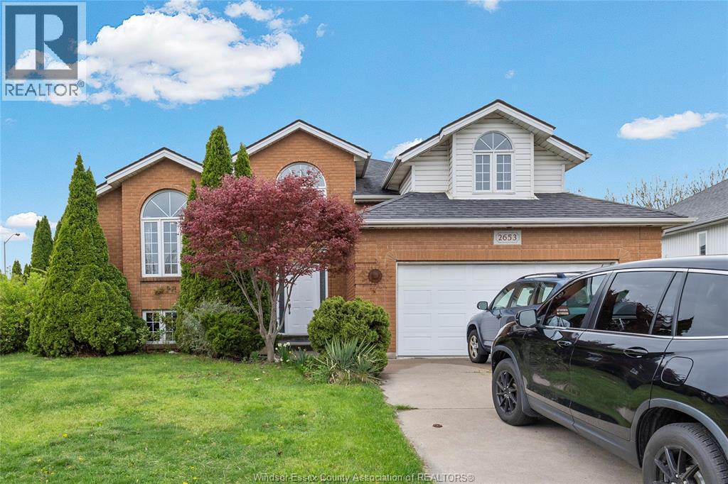 2653 Preston, Windsor, Ontario  N9E 4N8 - Photo 2 - 26010438