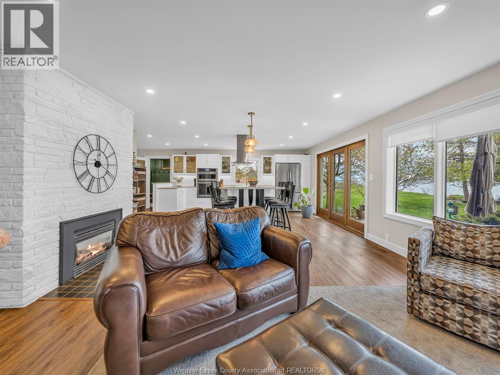 388 Seacliff Drive West, Leamington, Ontario  N8H 4E1 - Photo 9 - 26010482