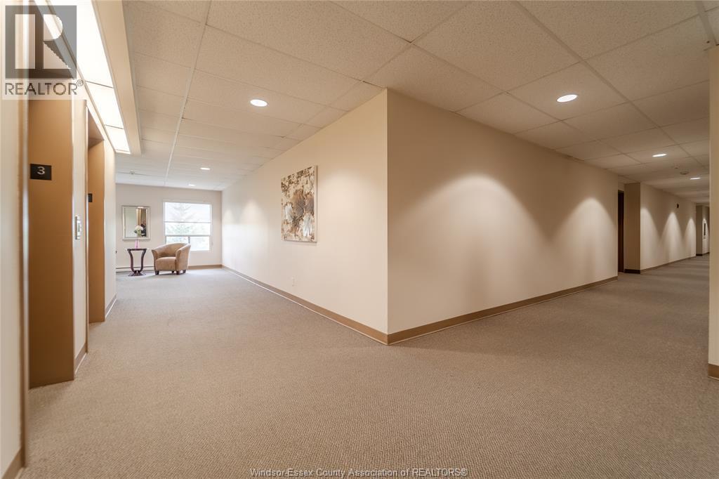 315 Village Grove Drive Unit# 301, Tecumseh, Ontario  N8N 5G4 - Photo 10 - 26007538