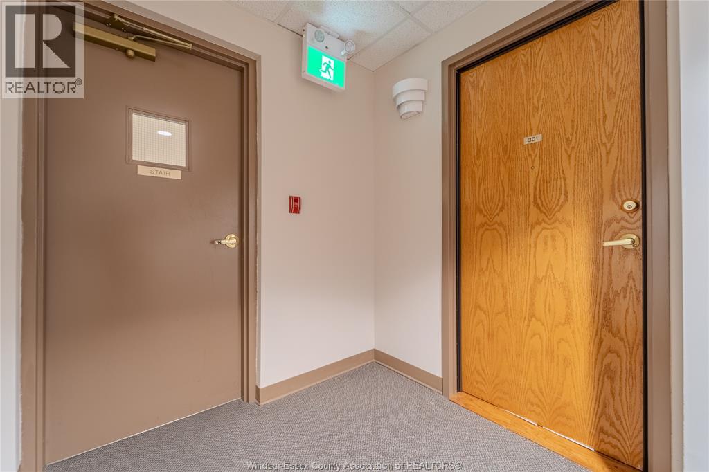 315 Village Grove Drive Unit# 301, Tecumseh, Ontario  N8N 5G4 - Photo 12 - 26007538