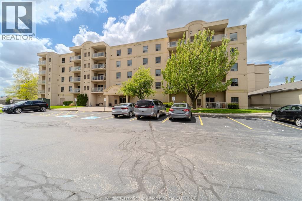 315 Village Grove Drive Unit# 301, Tecumseh, Ontario  N8N 5G4 - Photo 2 - 26007538