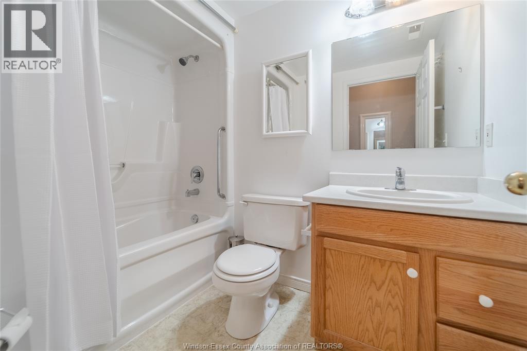 315 Village Grove Drive Unit# 301, Tecumseh, Ontario  N8N 5G4 - Photo 29 - 26007538