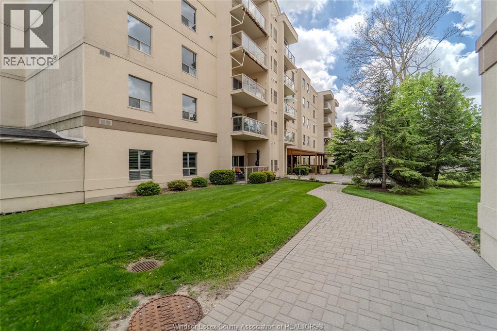 315 Village Grove Drive Unit# 301, Tecumseh, Ontario  N8N 5G4 - Photo 5 - 26007538