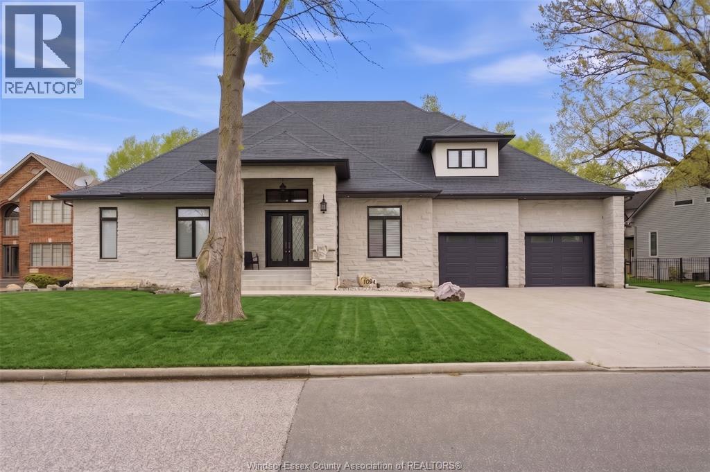 1094 ROSELAND DRIVE South, Windsor, Ontario