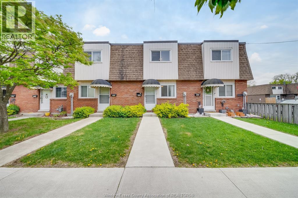 5486 LASSALINE, Windsor, Ontario