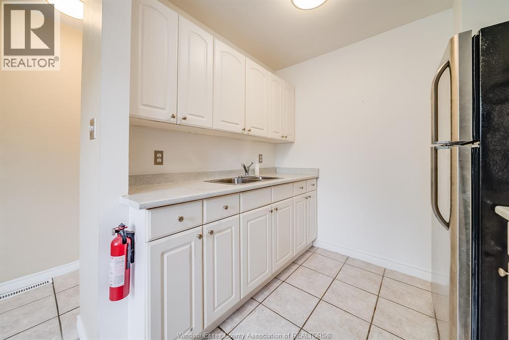 5486 Lassaline, Windsor, Ontario  N8T 1B1 - Photo 11 - 26010406