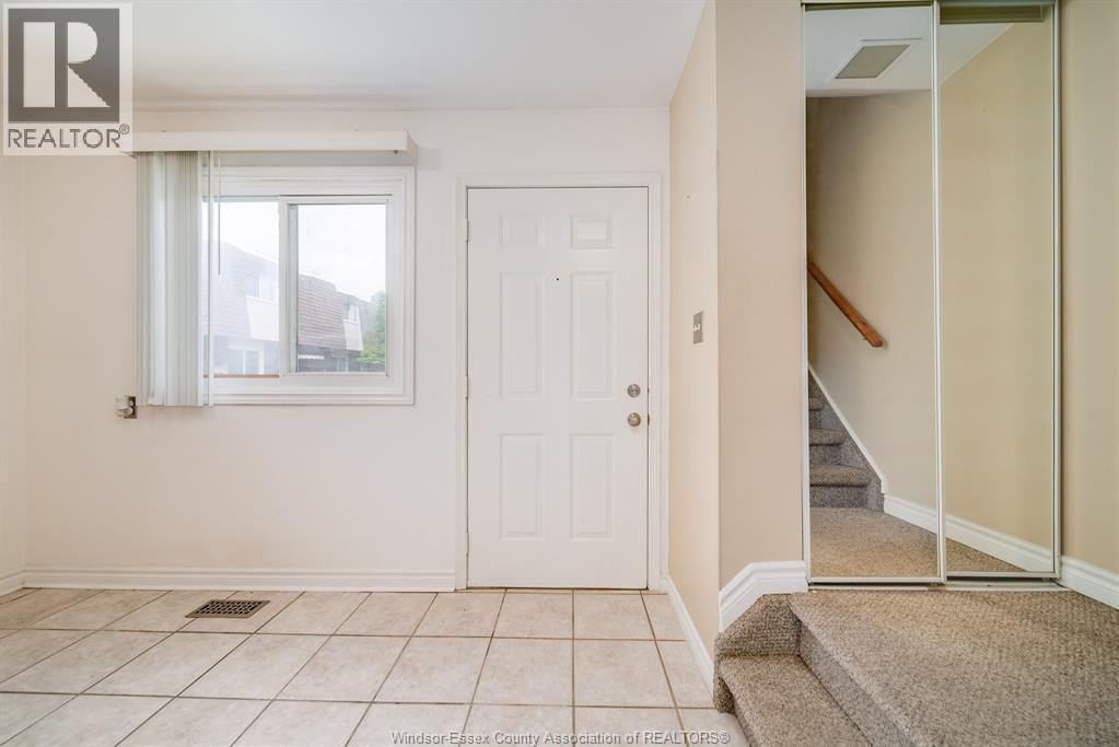5486 Lassaline, Windsor, Ontario  N8T 1B1 - Photo 16 - 26010406