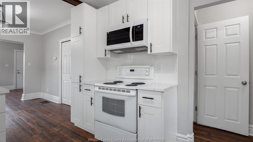 821-823 Villaire, Windsor, Ontario  N9S 2J3 - Photo 11 - 26010694