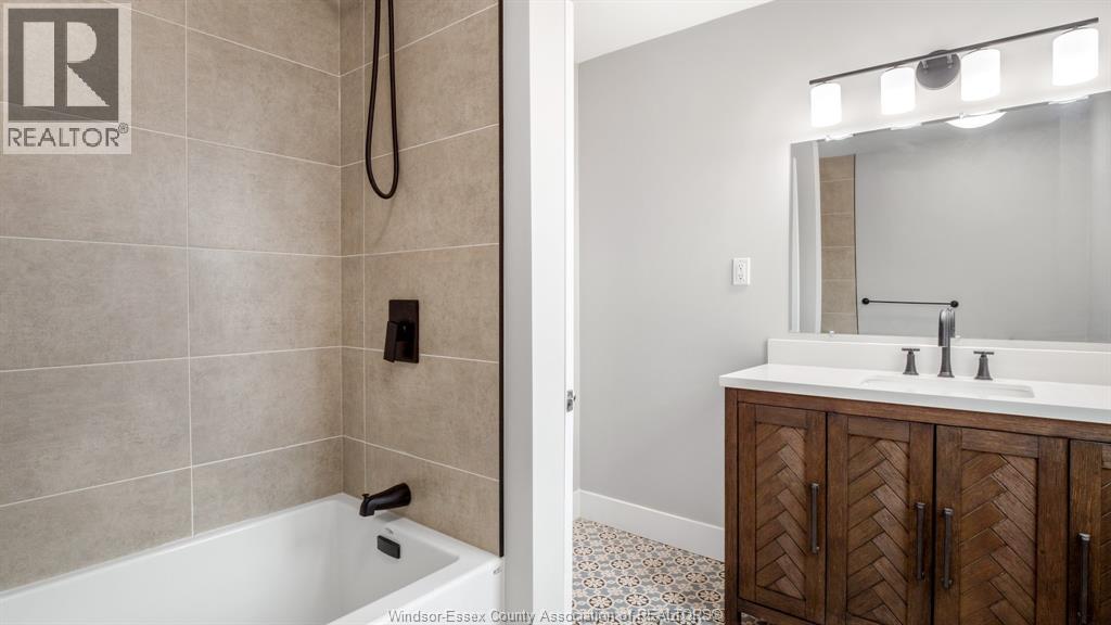 821-823 Villaire, Windsor, Ontario  N9S 2J3 - Photo 14 - 26010694
