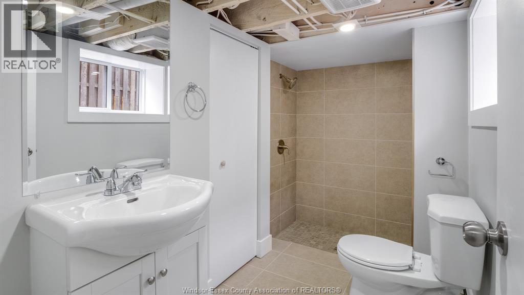 821-823 Villaire, Windsor, Ontario  N9S 2J3 - Photo 19 - 26010694